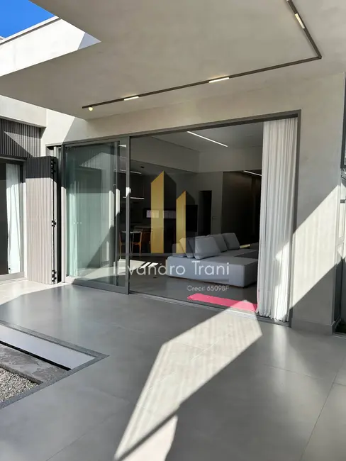 Foto 3 de Casa com 3 quartos à venda, 530m2 em Sao Jose Dos Campos - SP