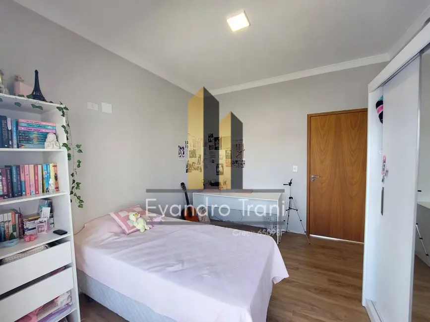 Foto 8 de Casa com 4 quartos à venda, 350m2 em Sao Jose Dos Campos - SP