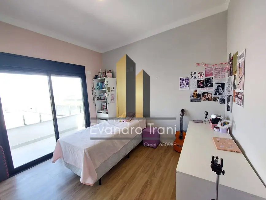 Foto 3 de Casa com 4 quartos à venda, 350m2 em Sao Jose Dos Campos - SP