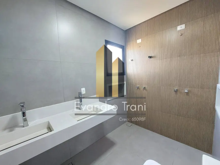 Foto 3 de Casa com 3 quartos à venda, 250m2 em Sao Jose Dos Campos - SP