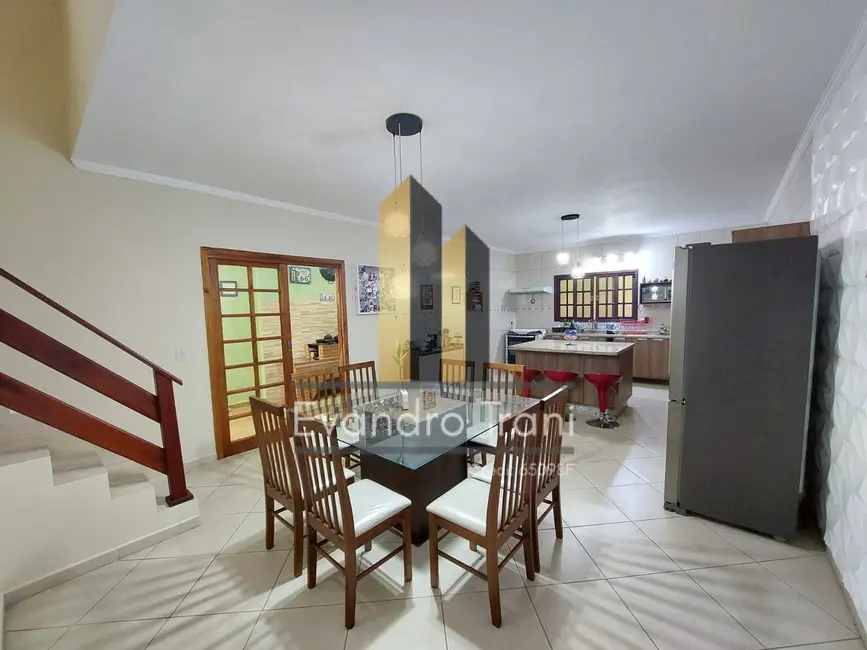 Foto 4 de Casa com 3 quartos à venda, 167m2 em Sao Jose Dos Campos - SP