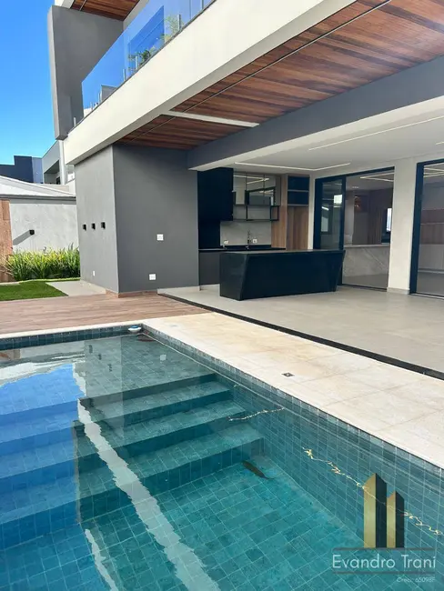 Foto 3 de Casa com 4 quartos à venda, 393m2 em Sao Jose Dos Campos - SP