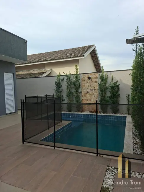 Casa com 3 quartos à venda, 300m2 em Cacapava - SP - imagem 1 Foto 1 de Casa com 3 quartos à venda, 300m2 em Cacapava - SP