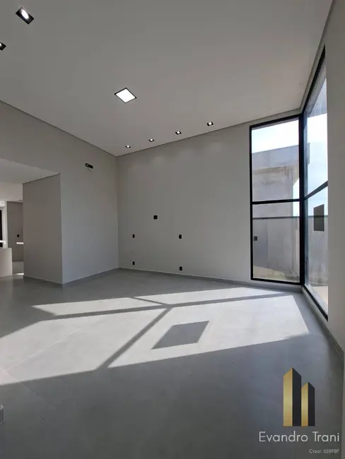 Foto 3 de Casa com 3 quartos à venda, 300m2 em Bairro do Grama, Cacapava - SP