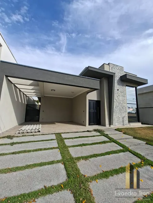 Foto 1 de Casa com 3 quartos à venda, 300m2 em Cacapava - SP