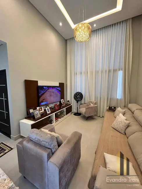 Foto 2 de Casa com 3 quartos à venda, 310m2 em Sao Jose Dos Campos - SP