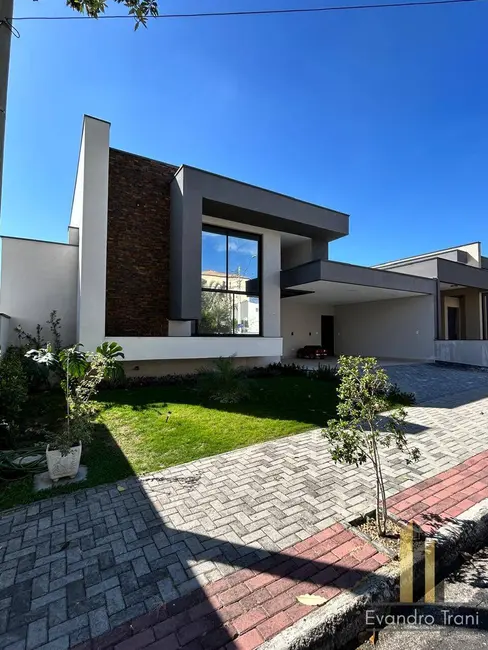 Foto 1 de Casa com 3 quartos à venda, 310m2 em Sao Jose Dos Campos - SP