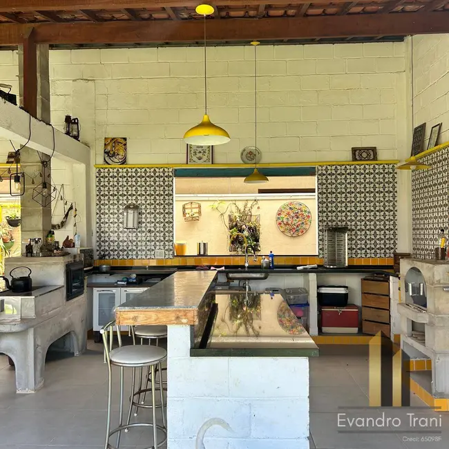 Casa com 3 quartos à venda, 2004m2 em Sao Jose Dos Campos - SP - imagem 2 Foto 2 de Casa com 3 quartos à venda, 2004m2 em Sao Jose Dos Campos - SP