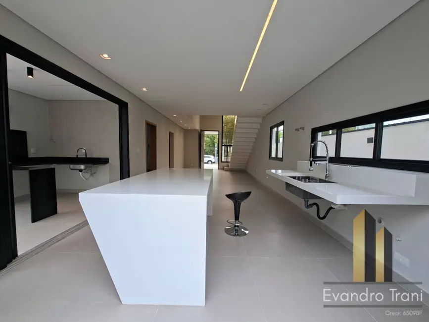 Foto 8 de Casa com 3 quartos à venda, 250m2 em Parque Residencial Maria Elmira, Cacapava - SP