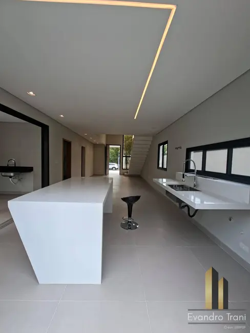 Foto 7 de Casa com 3 quartos à venda, 250m2 em Parque Residencial Maria Elmira, Cacapava - SP