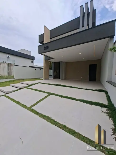 Foto 2 de Casa com 3 quartos à venda, 250m2 em Parque Residencial Maria Elmira, Cacapava - SP