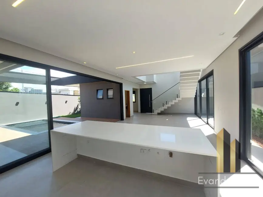 Foto 7 de Casa com 4 quartos à venda, 246m2 em Sao Jose Dos Campos - SP