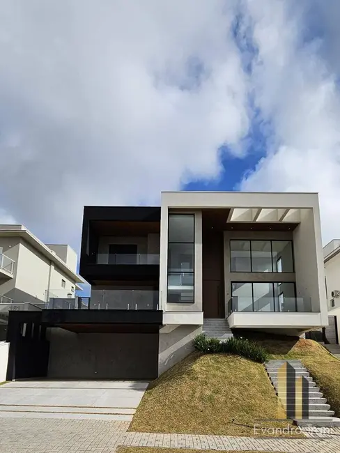 Foto 1 de Casa com 4 quartos à venda, 900m2 em Sao Jose Dos Campos - SP