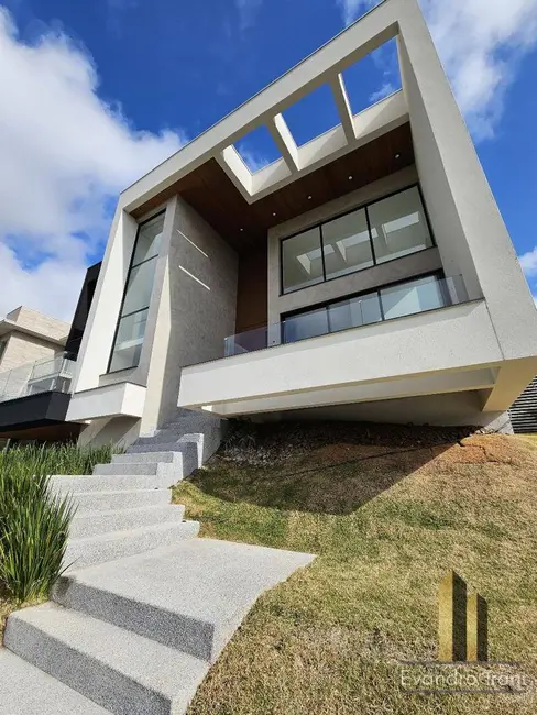 Foto 2 de Casa com 4 quartos à venda, 900m2 em Sao Jose Dos Campos - SP