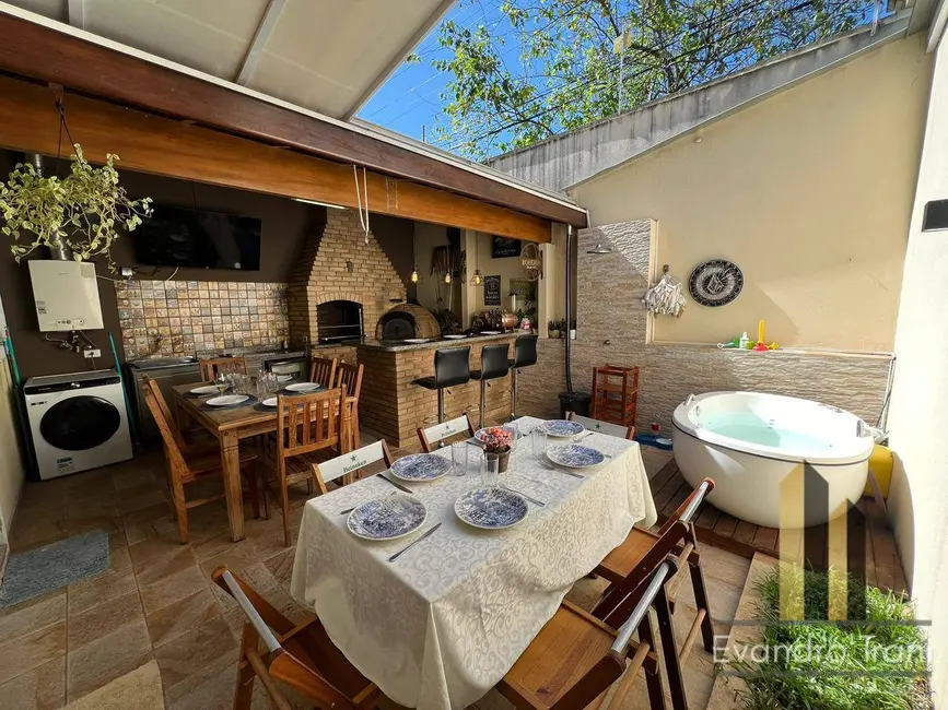 Foto 1 de Casa com 3 quartos à venda, 114m2 em Sao Jose Dos Campos - SP