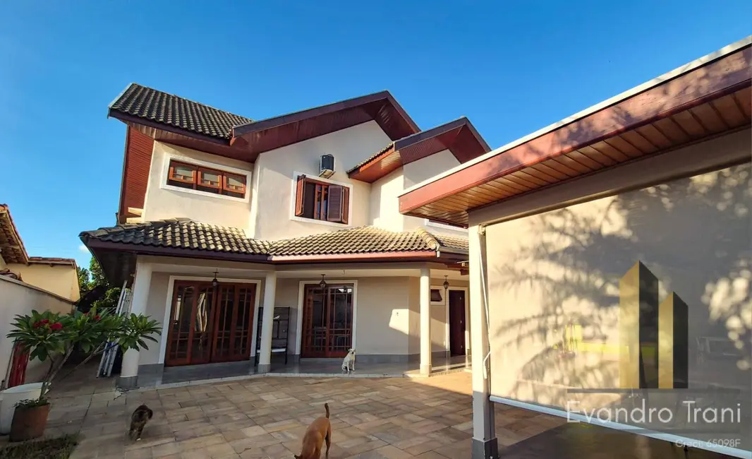 Foto 2 de Casa com 5 quartos à venda, 337m2 em Sao Jose Dos Campos - SP