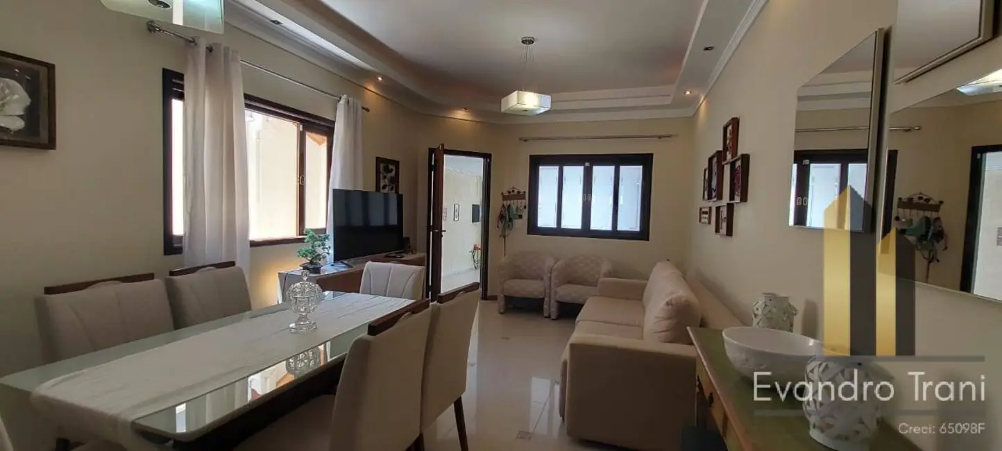 Foto 2 de Casa com 4 quartos à venda, 125m2 em Sao Jose Dos Campos - SP