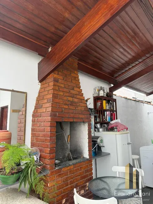 Casa com 3 quartos à venda, 250m2 em Sao Jose Dos Campos - SP - imagem 6 Foto 6 de Casa com 3 quartos à venda, 250m2 em Sao Jose Dos Campos - SP