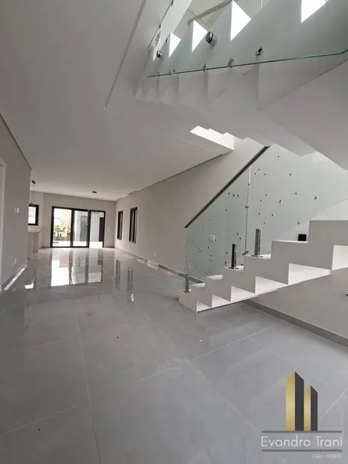 Casa com 4 quartos à venda, 257m2 em Sao Jose Dos Campos - SP - imagem 6 Foto 6 de Casa com 4 quartos à venda, 257m2 em Sao Jose Dos Campos - SP