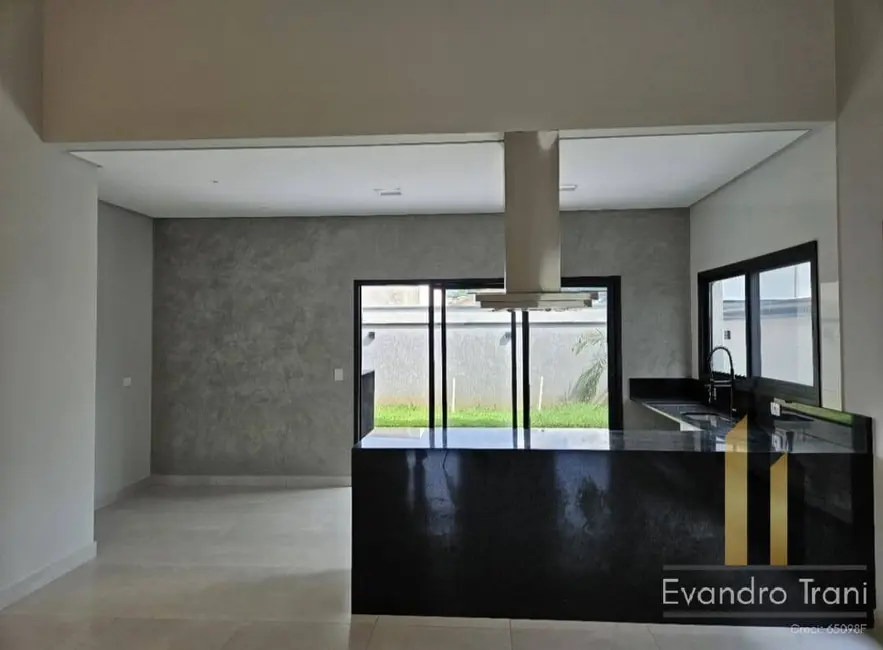 Foto 4 de Casa com 3 quartos à venda, 300m2 em Bairro do Grama, Cacapava - SP