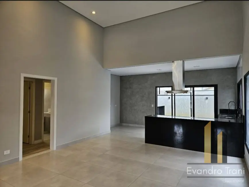 Foto 3 de Casa com 3 quartos à venda, 300m2 em Bairro do Grama, Cacapava - SP