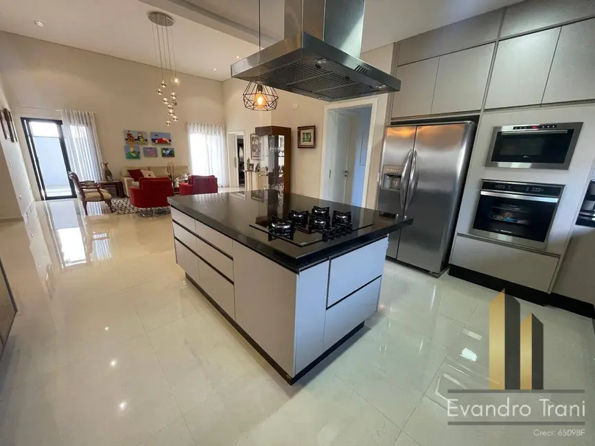 Casa com 3 quartos à venda, 527m2 em Sao Jose Dos Campos - SP - imagem 2 Foto 2 de Casa com 3 quartos à venda, 527m2 em Sao Jose Dos Campos - SP