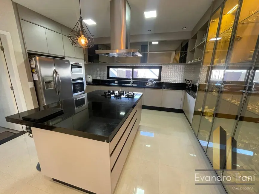 Casa com 3 quartos à venda, 527m2 em Sao Jose Dos Campos - SP - imagem 3 Foto 3 de Casa com 3 quartos à venda, 527m2 em Sao Jose Dos Campos - SP