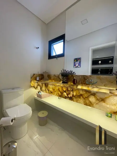 Casa com 3 quartos à venda, 527m2 em Sao Jose Dos Campos - SP - imagem 4 Foto 4 de Casa com 3 quartos à venda, 527m2 em Sao Jose Dos Campos - SP