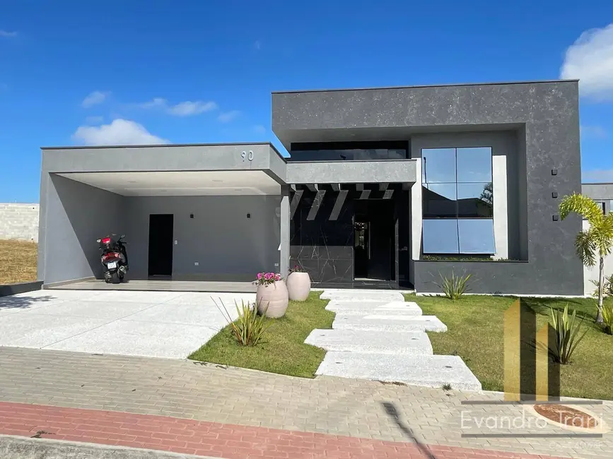 Casa com 3 quartos à venda, 527m2 em Sao Jose Dos Campos - SP - imagem 1 Foto 1 de Casa com 3 quartos à venda, 527m2 em Sao Jose Dos Campos - SP