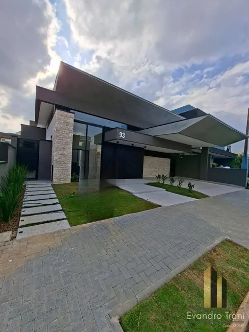 Casa com 3 quartos à venda, 280m2 em Sao Jose Dos Campos - SP - imagem 3 Foto 3 de Casa com 3 quartos à venda, 280m2 em Sao Jose Dos Campos - SP