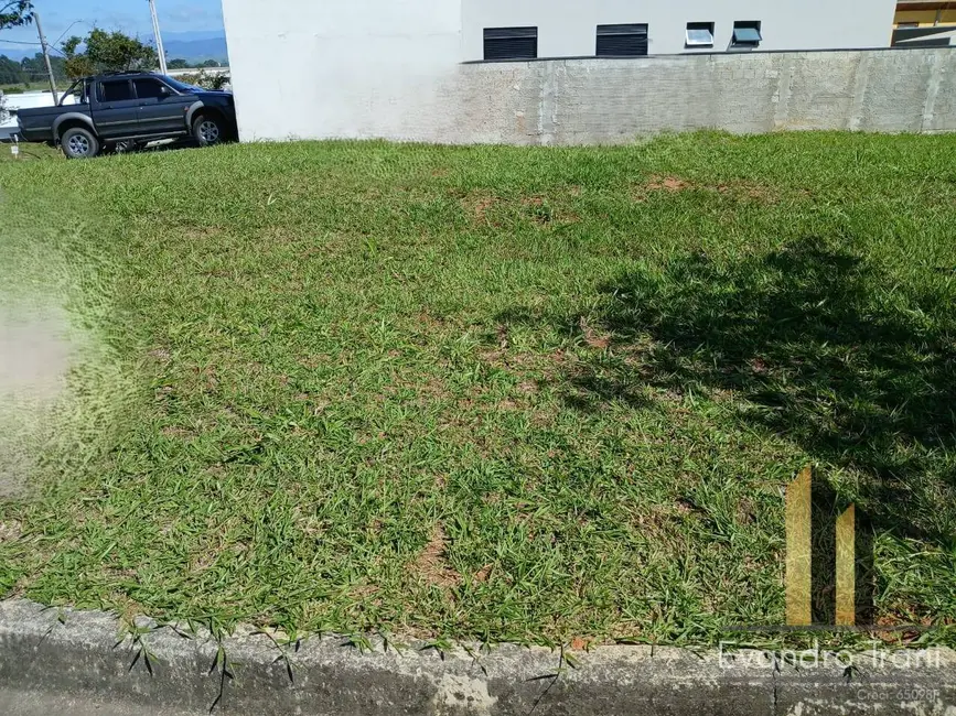Foto 4 de Terreno / Lote à venda, 300m2 em Bairro do Grama, Cacapava - SP