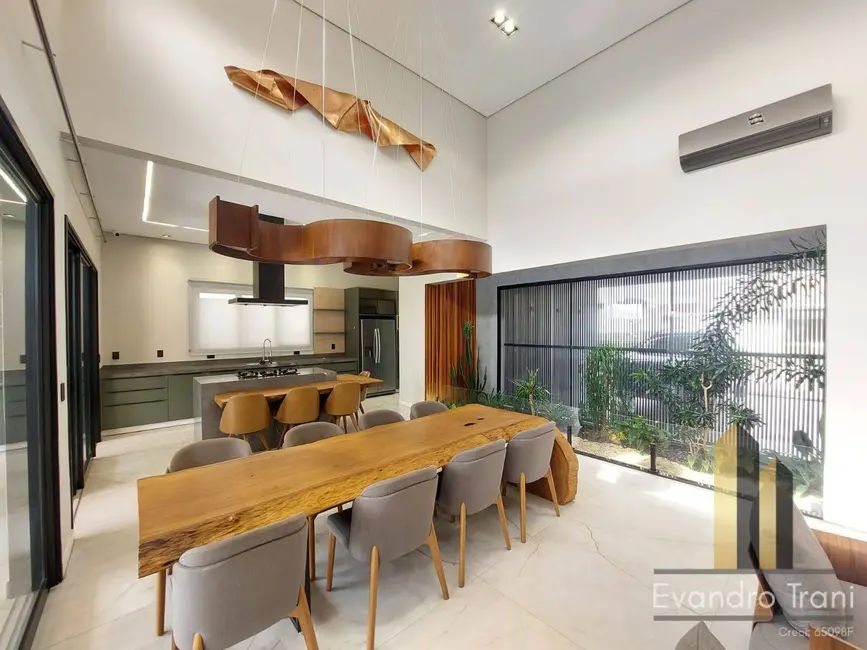 Foto 1 de Casa com 4 quartos à venda, 294m2 em Sao Jose Dos Campos - SP