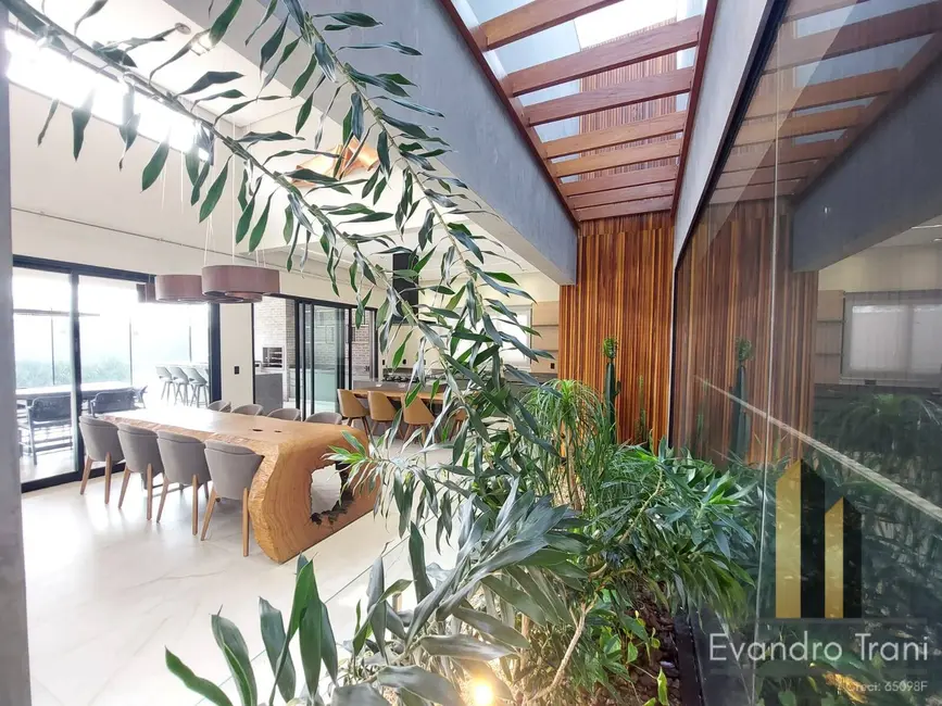 Foto 2 de Casa com 4 quartos à venda, 294m2 em Sao Jose Dos Campos - SP