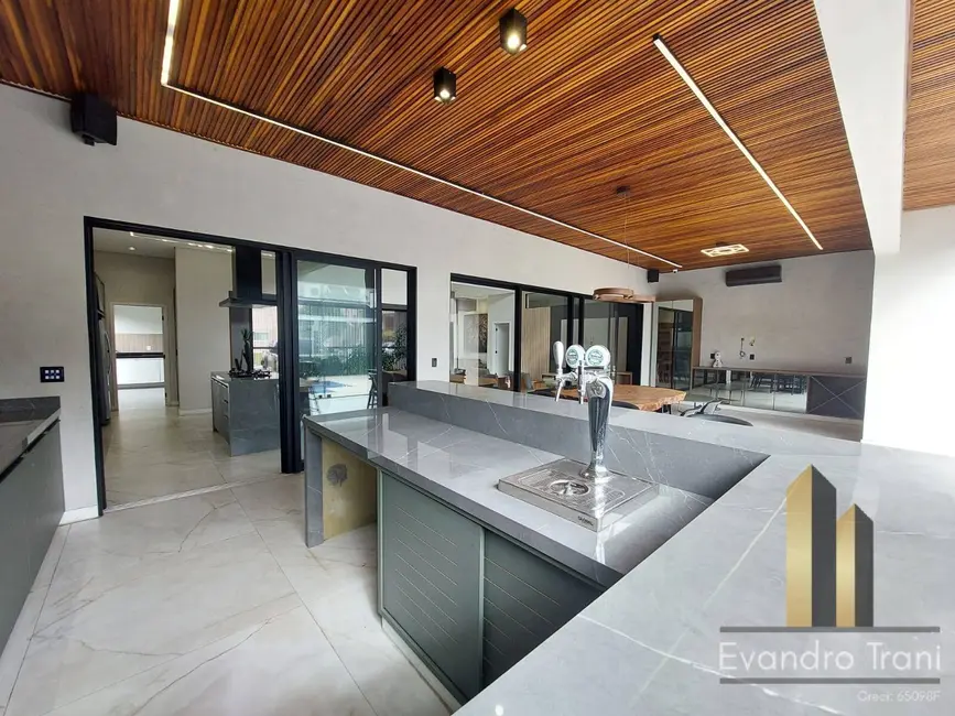 Foto 4 de Casa com 4 quartos à venda, 294m2 em Sao Jose Dos Campos - SP