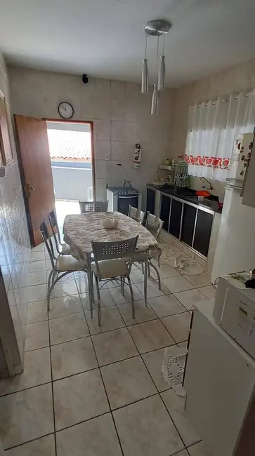 Foto 2 de Casa com 3 quartos à venda, 300m2 em Sorocaba - SP