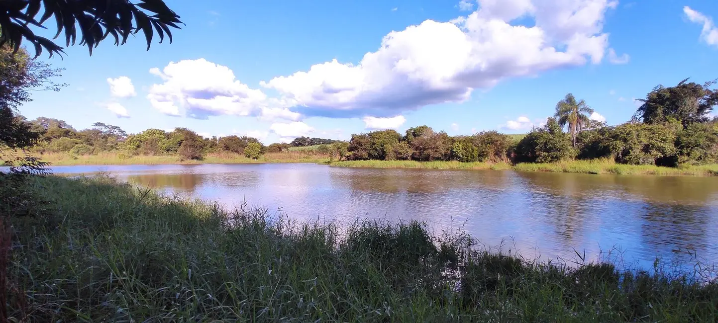 Foto 4 de Sítio / Rancho com 4 quartos à venda, 63m2 em Jardim Marabá, Itapetininga - SP
