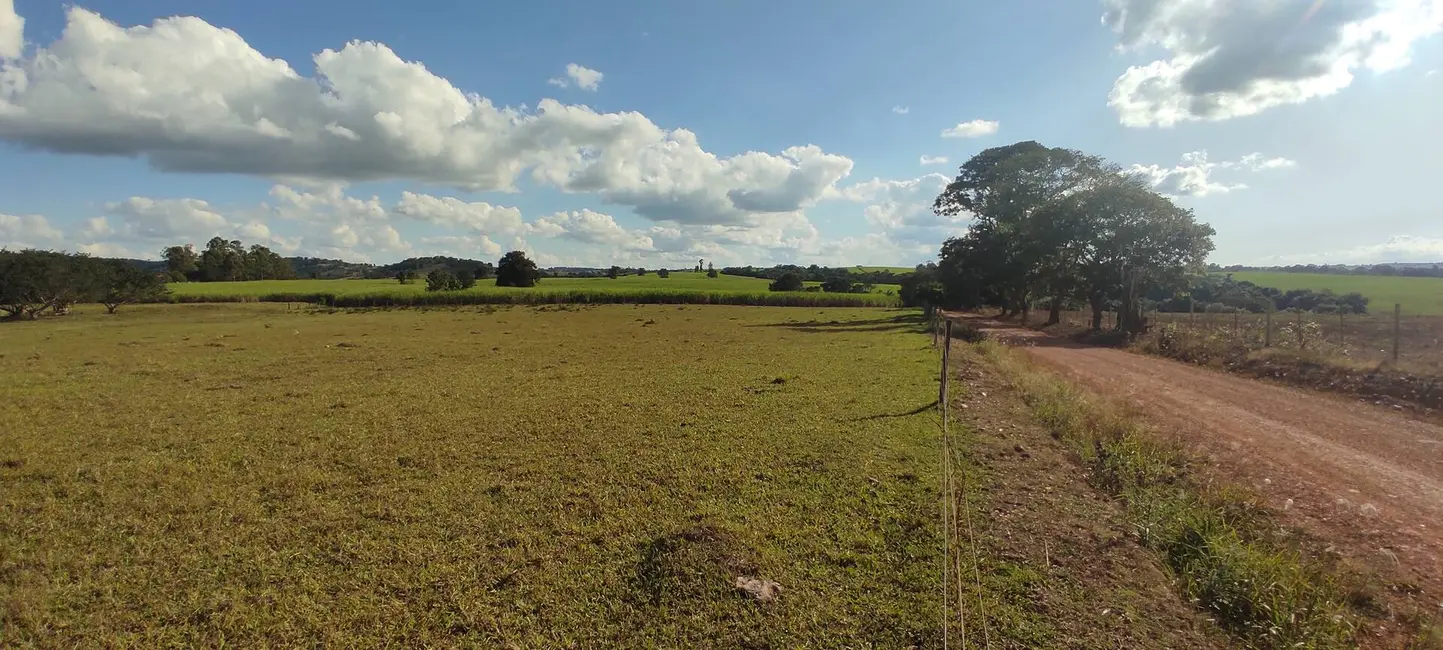 Foto 5 de Sítio / Rancho com 4 quartos à venda, 63m2 em Jardim Marabá, Itapetininga - SP