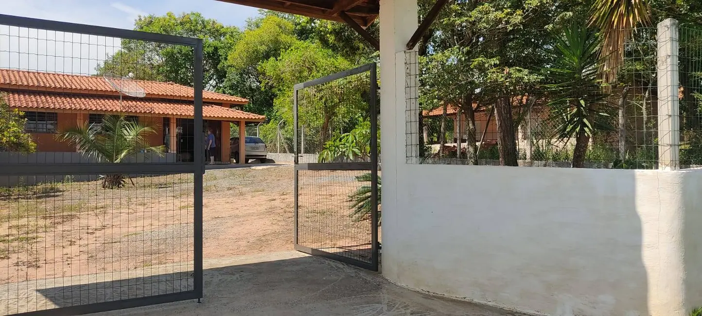 Chácara com 2 quartos à venda, 1000m2 em Alambari - SP - imagem 4 Foto 4 de Chácara com 2 quartos à venda, 1000m2 em Alambari - SP