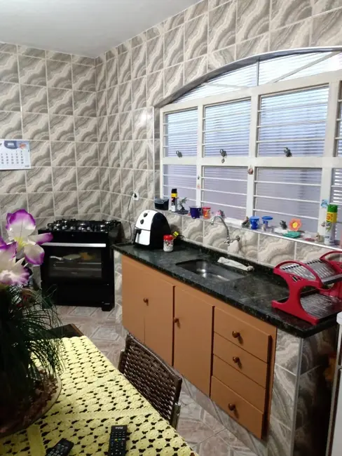 Foto 2 de Casa com 2 quartos à venda, 250m2 em Parque Vitória Régia, Sorocaba - SP