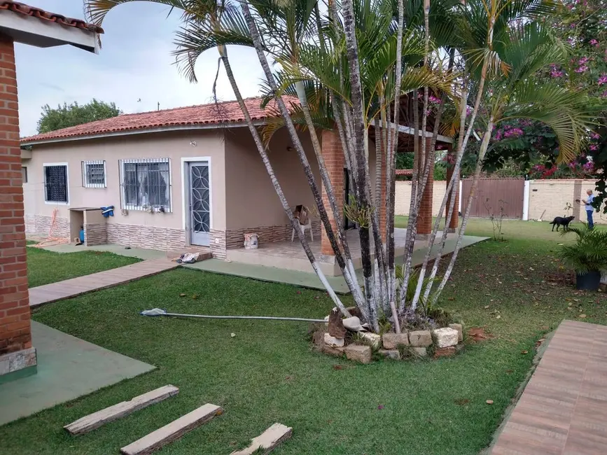 Foto 2 de Chácara com 2 quartos à venda, 1000m2 em Aracoiaba Da Serra - SP