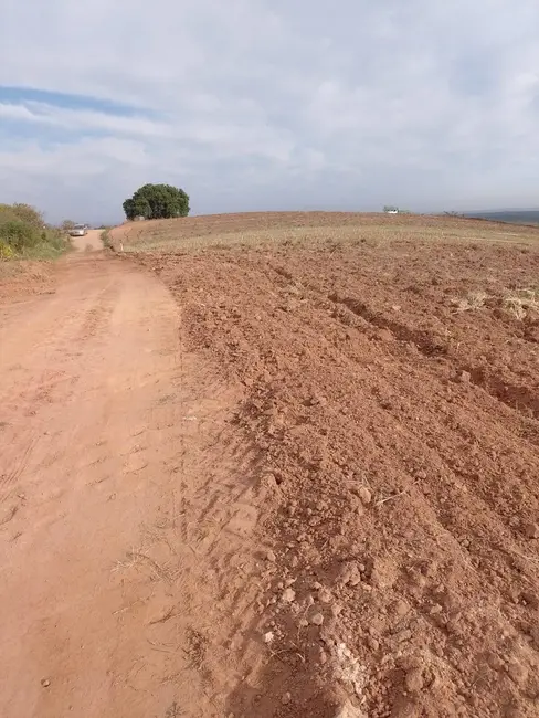 Foto 2 de Chácara à venda, 133100m2 em Piedade - SP