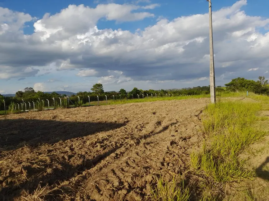 Foto 2 de Terreno / Lote à venda, 500m2 em Aracoiaba Da Serra - SP