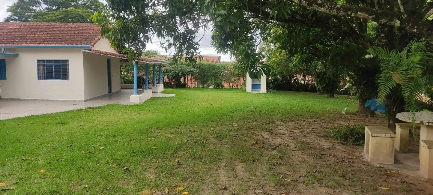 Chácara com 3 quartos à venda, 3260m2 em Centro, Sarapui - SP - imagem 3 Foto 3 de Chácara com 3 quartos à venda, 3260m2 em Centro, Sarapui - SP