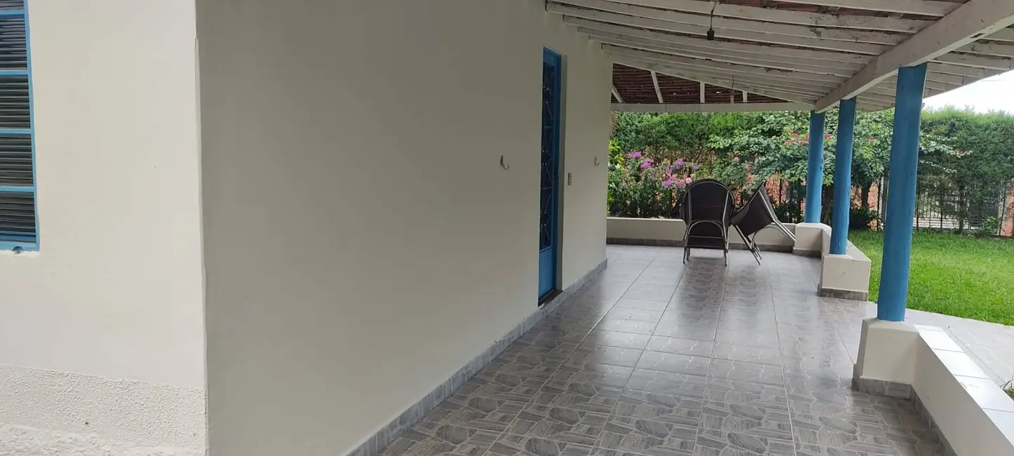 Chácara com 3 quartos à venda, 3260m2 em Centro, Sarapui - SP - imagem 4 Foto 4 de Chácara com 3 quartos à venda, 3260m2 em Centro, Sarapui - SP