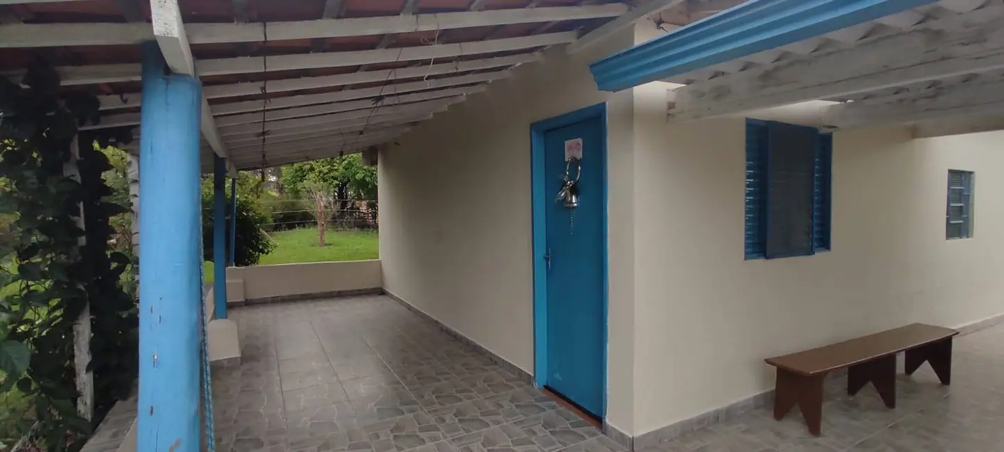 Chácara com 3 quartos à venda, 3260m2 em Centro, Sarapui - SP - imagem 6 Foto 6 de Chácara com 3 quartos à venda, 3260m2 em Centro, Sarapui - SP