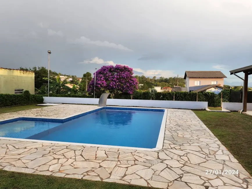 Chácara com 4 quartos à venda, 1000m2 em Sarapui - SP - imagem 4 Foto 4 de Chácara com 4 quartos à venda, 1000m2 em Sarapui - SP