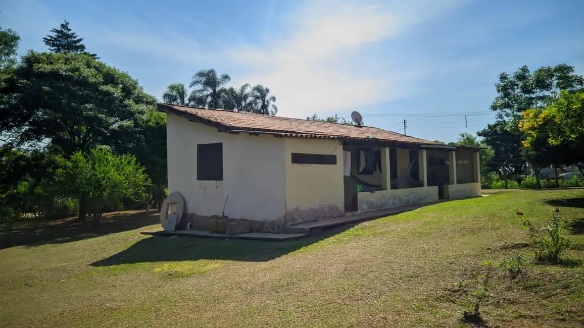 Chácara com 2 quartos à venda, 1400m2 em Centro, Capela Do Alto - SP - imagem 3 Foto 3 de Chácara com 2 quartos à venda, 1400m2 em Centro, Capela Do Alto - SP