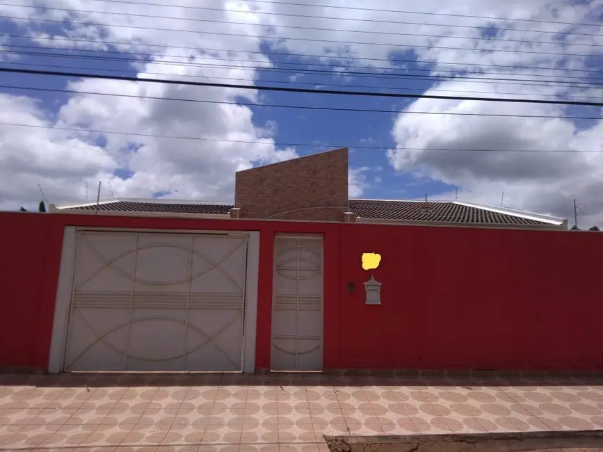 Casa com 3 quartos à venda, 900m2 em Alambari - SP - imagem 2 Foto 2 de Casa com 3 quartos à venda, 900m2 em Alambari - SP