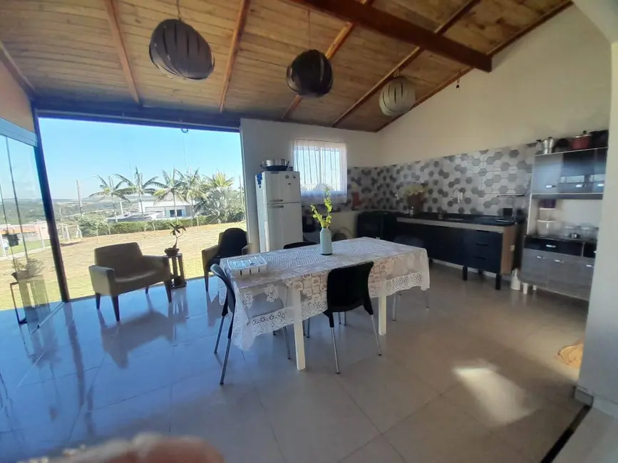 Foto 2 de Casa com 2 quartos à venda, 1000m2 em Alambari - SP