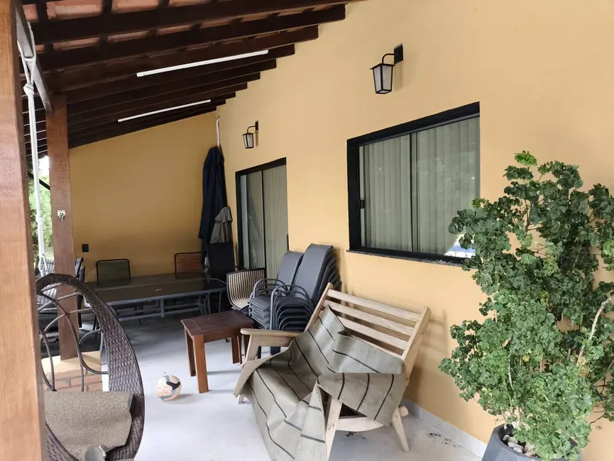 Chácara com 3 quartos à venda, 1000m2 em Alambari - SP - imagem 4 Foto 4 de Chácara com 3 quartos à venda, 1000m2 em Alambari - SP